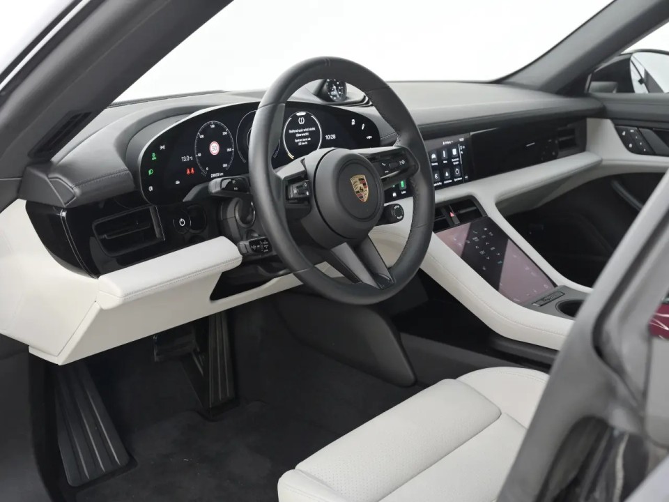 Porsche Taycan 4S - foto 8