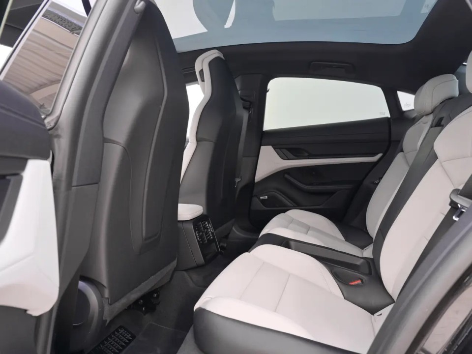 Porsche Taycan 4S - foto 18