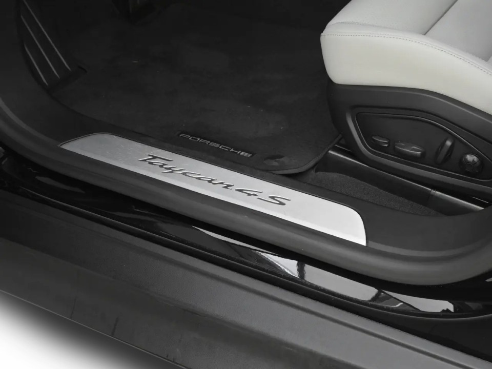 Porsche Taycan 4S - foto 21