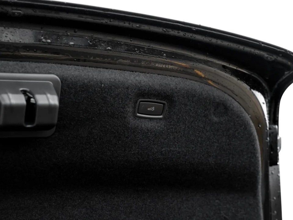 Porsche Taycan - foto 26