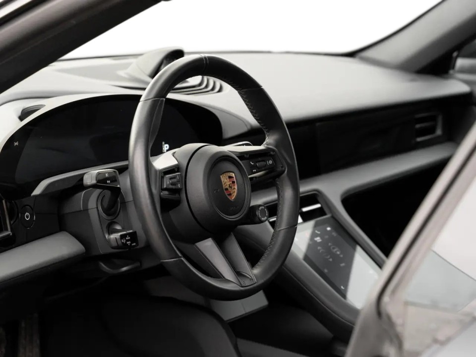 Porsche Taycan - foto 7