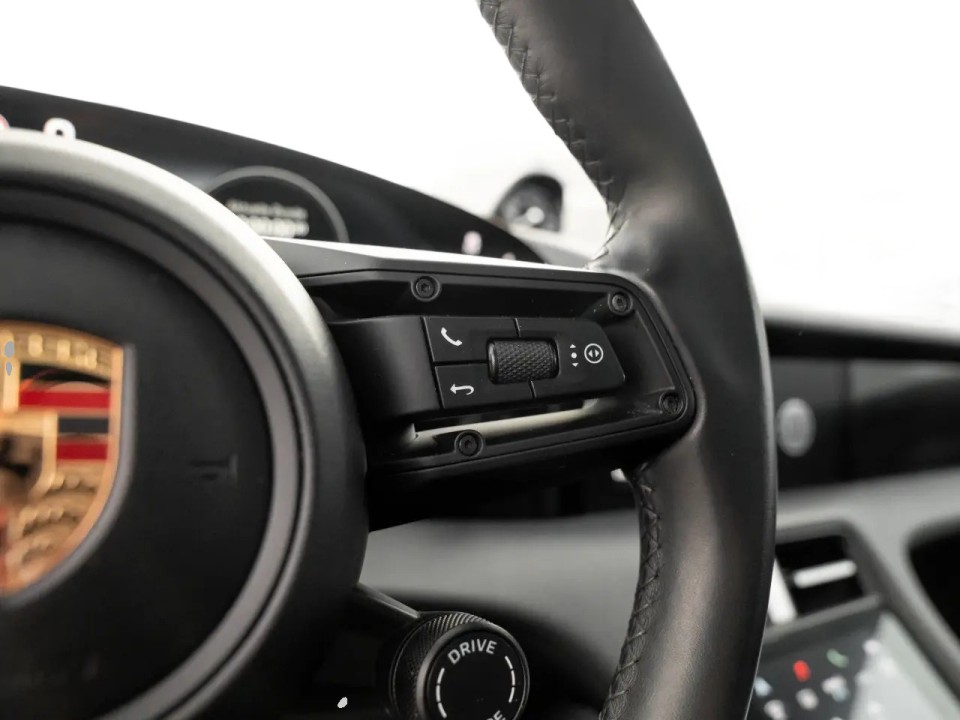 Porsche Taycan - foto 10