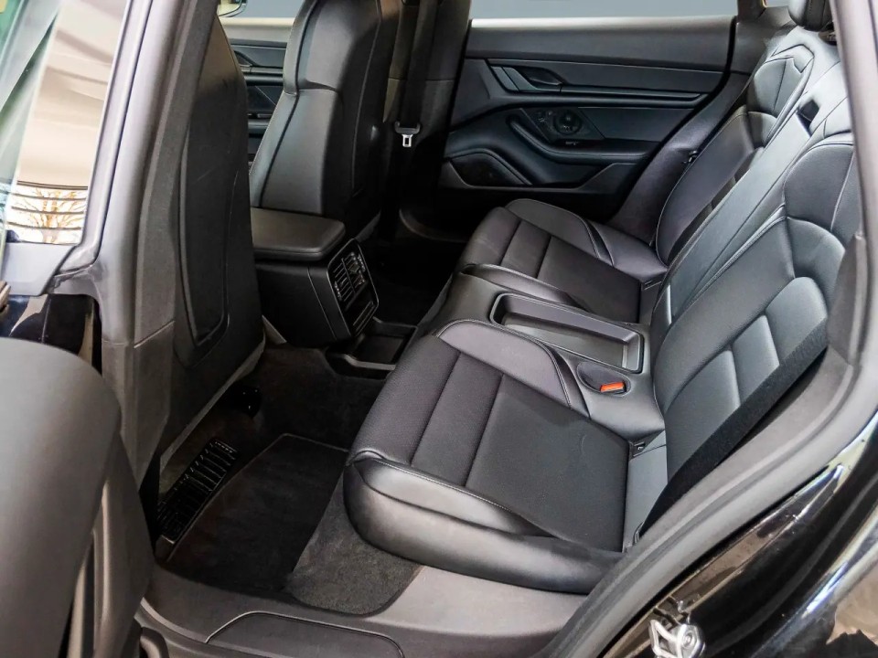 Porsche Taycan 4 Cross Turismo - foto 21