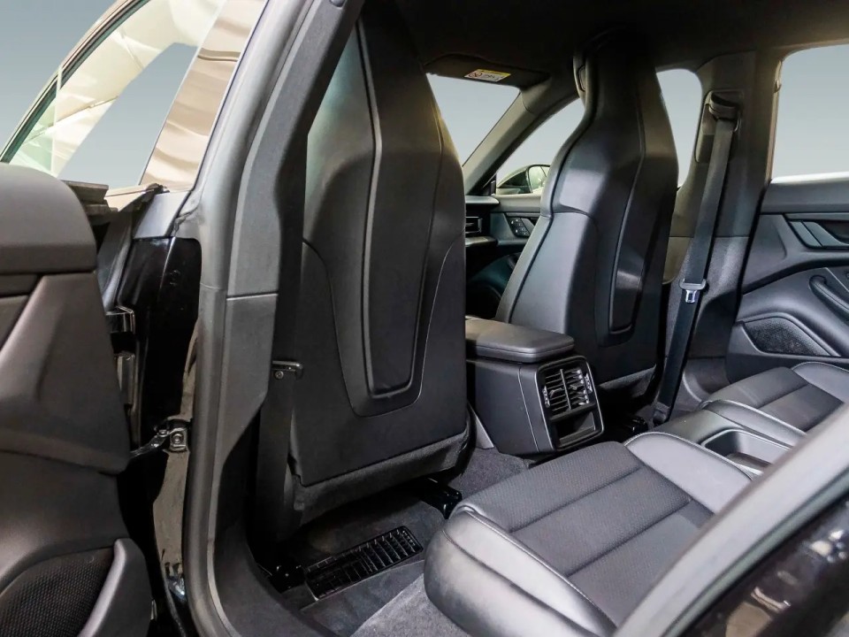 Porsche Taycan 4 Cross Turismo - foto 22