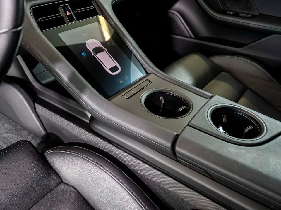 Porsche Taycan 4 Cross Turismo - foto 14