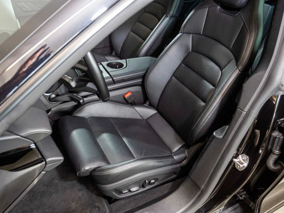 Porsche Taycan 4 Cross Turismo - foto 10