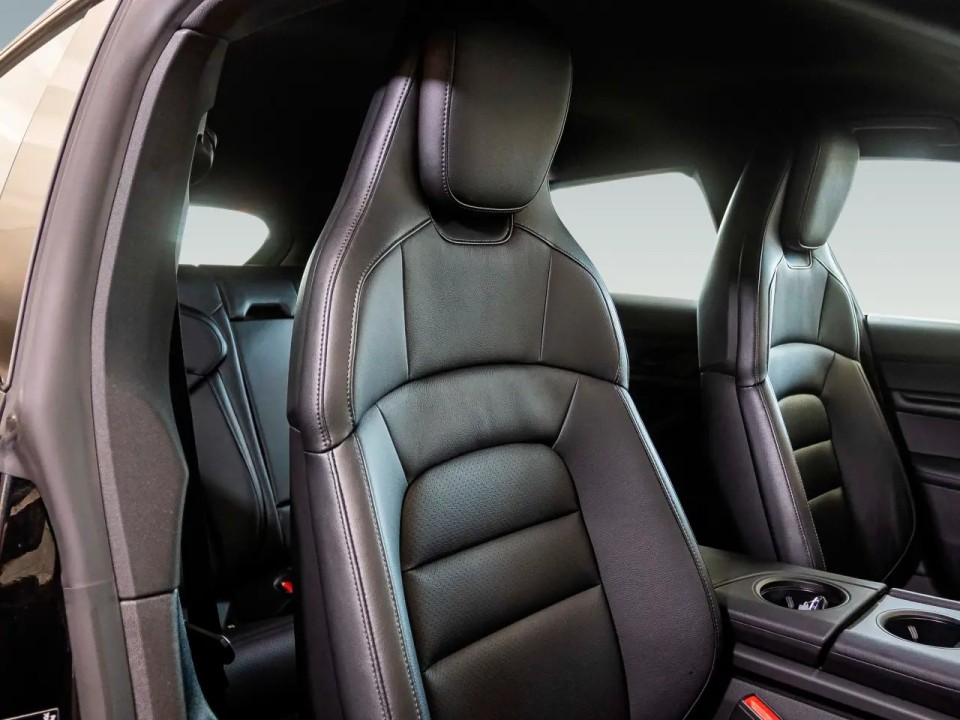 Porsche Taycan 4 Cross Turismo - foto 18