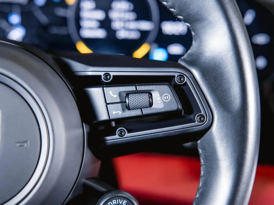 Porsche Taycan - foto 11