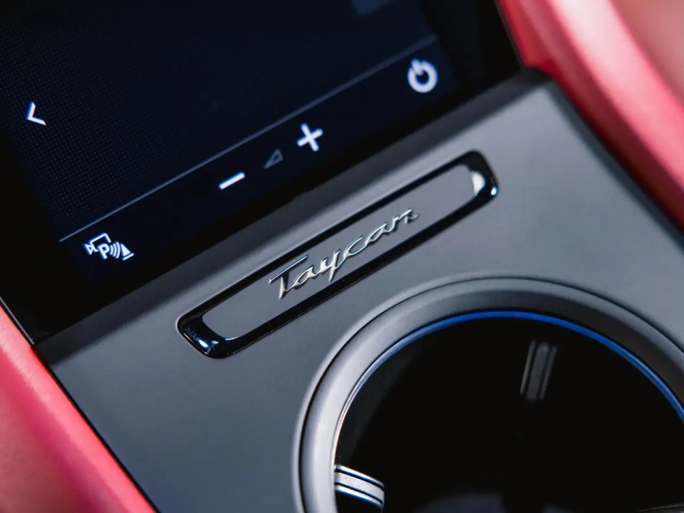 Porsche Taycan - foto 14