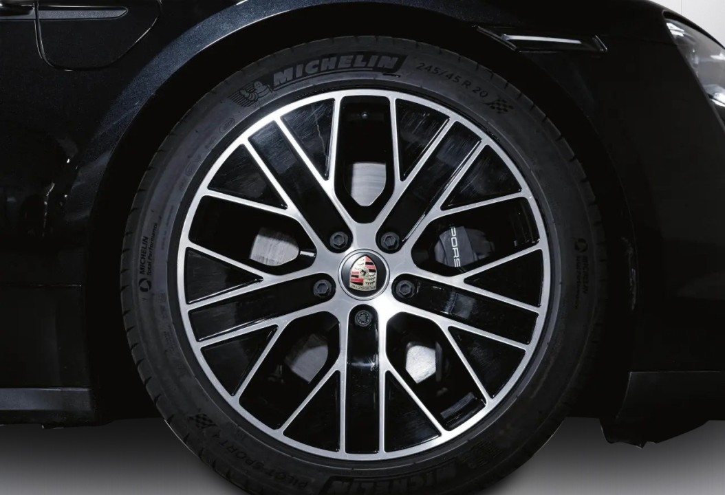 Porsche Taycan - foto 40