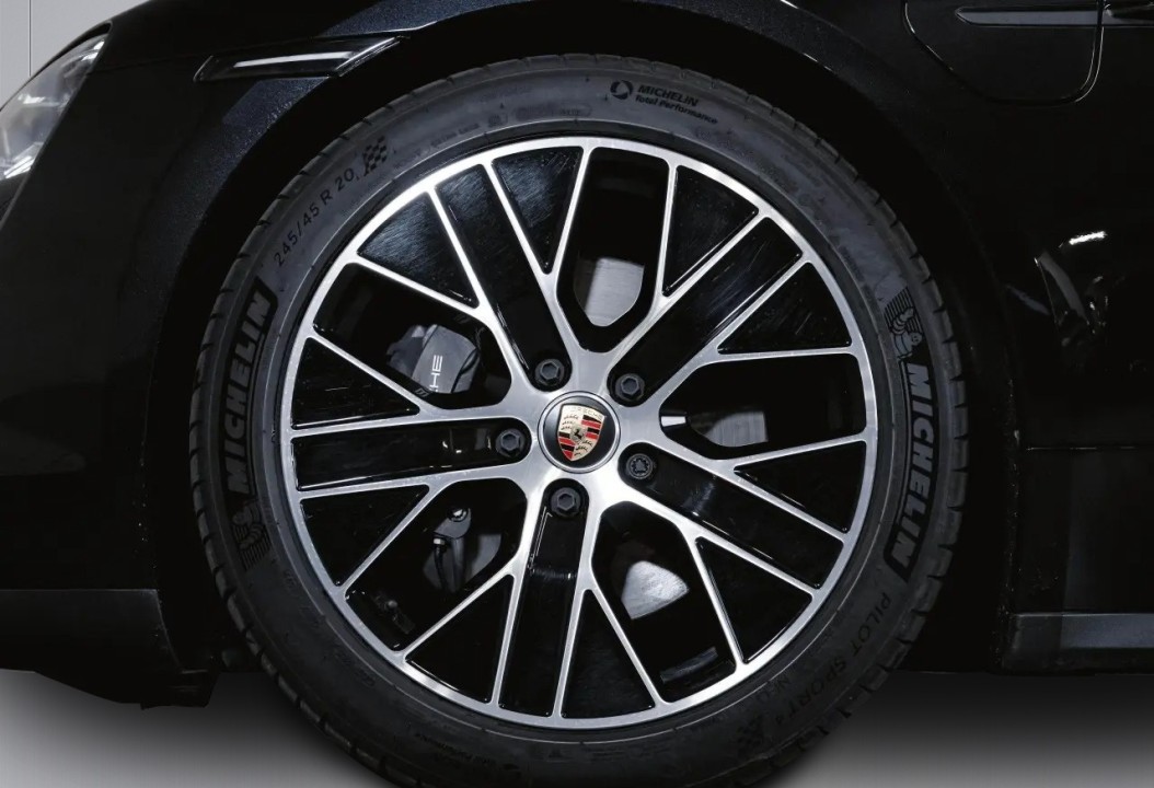 Porsche Taycan - foto 39