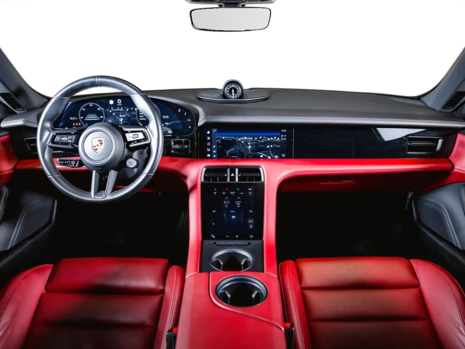 Porsche Taycan - foto 7