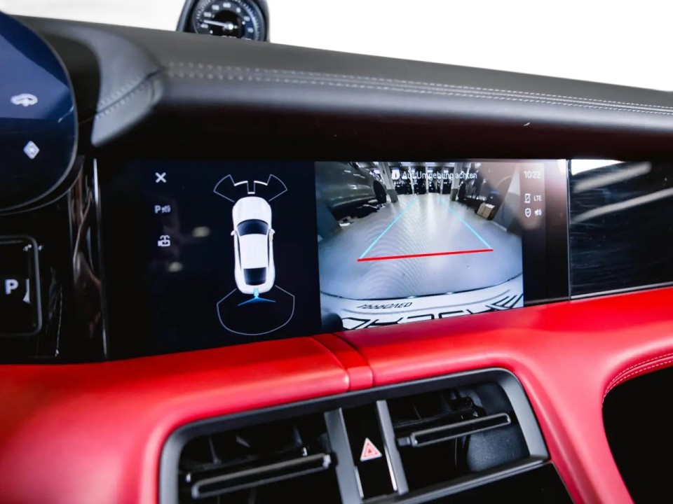 Porsche Taycan - foto 18