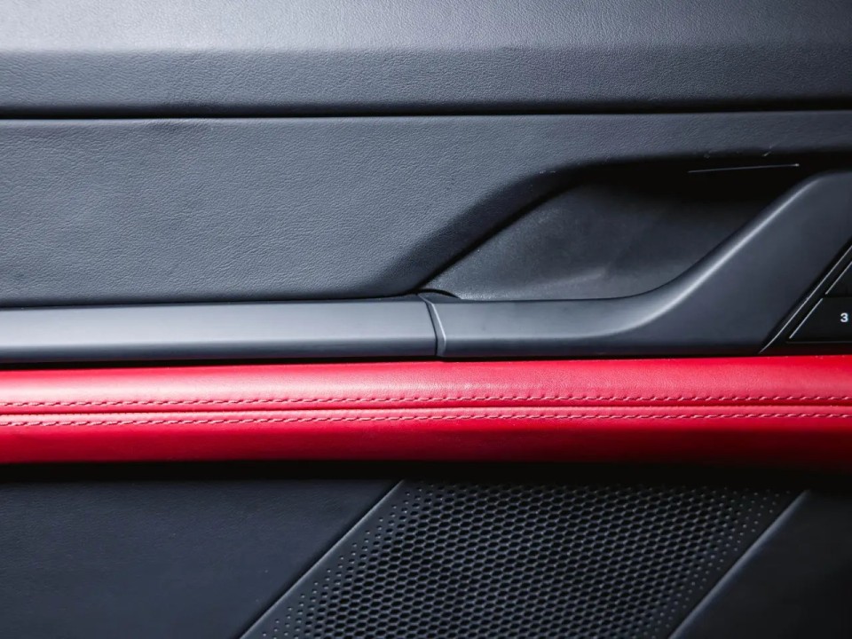 Porsche Taycan - foto 29