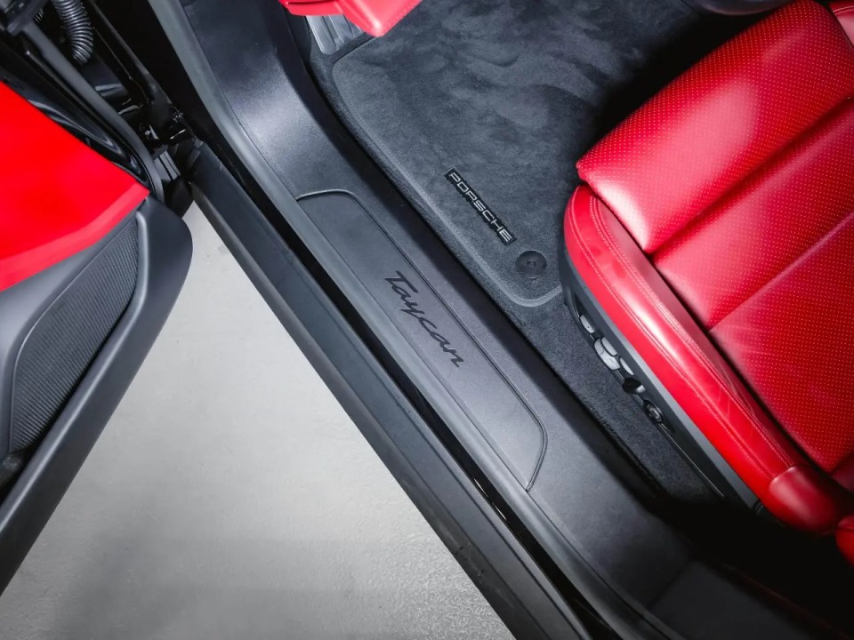 Porsche Taycan - foto 30