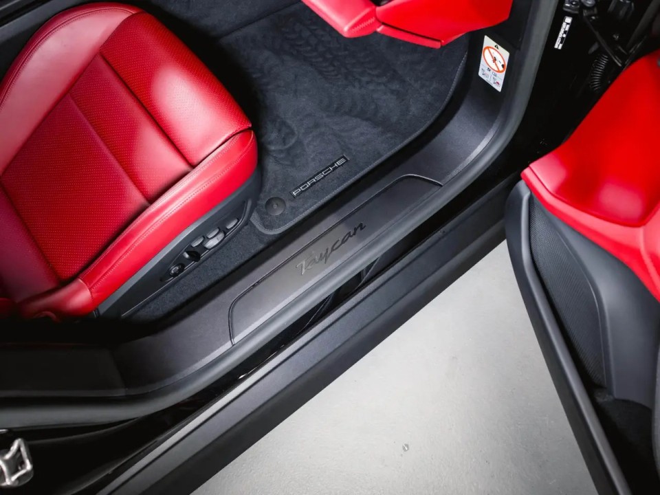 Porsche Taycan - foto 31