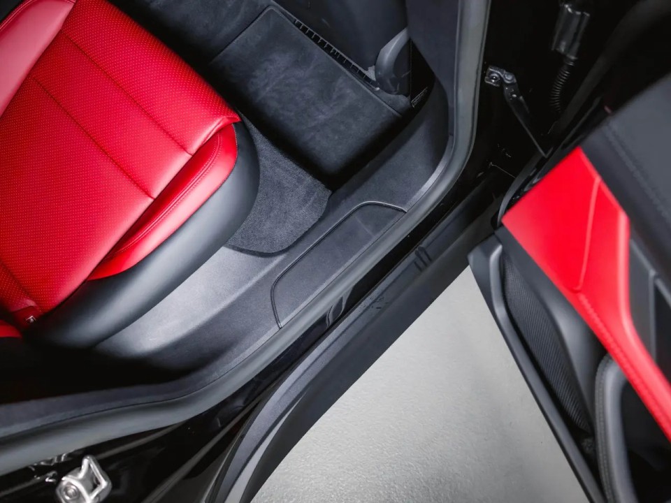 Porsche Taycan - foto 33