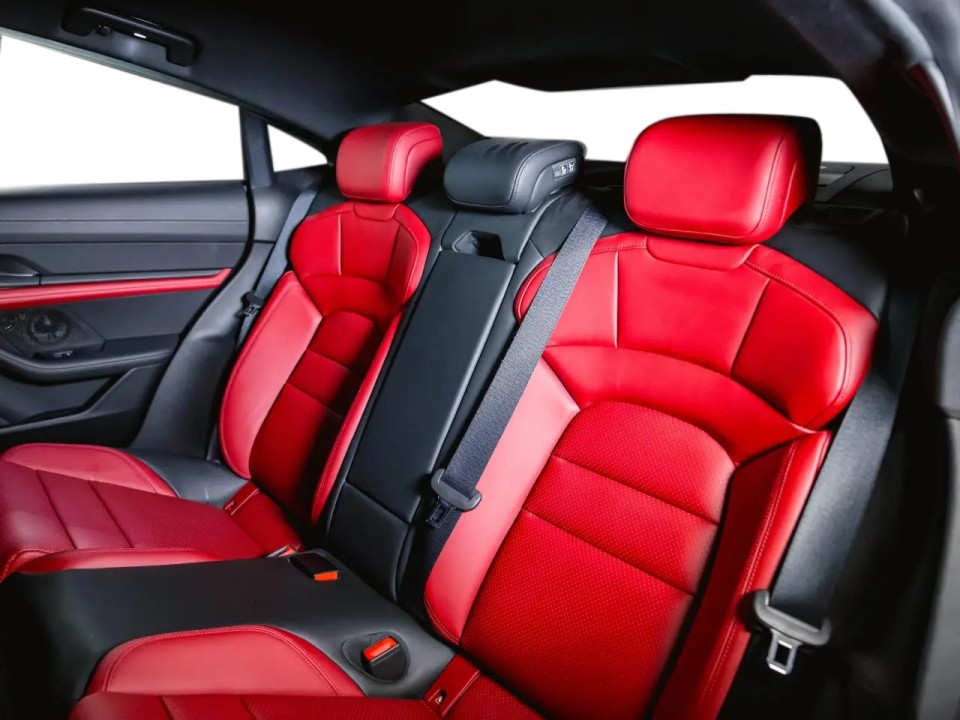 Porsche Taycan - foto 26