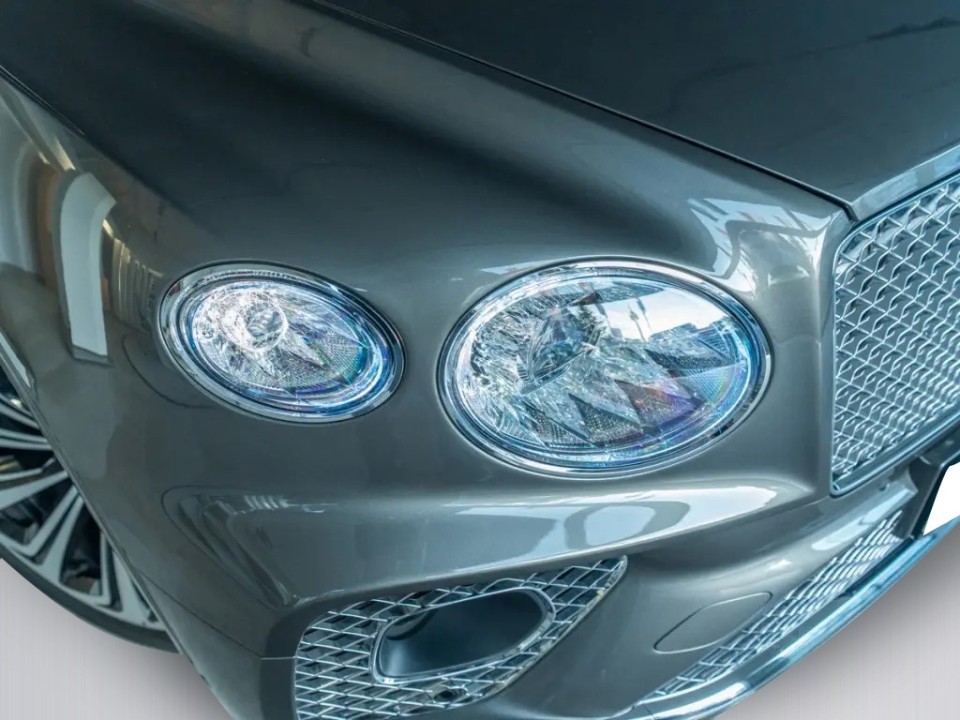 Bentley Bentayga Azure V8 - foto 19