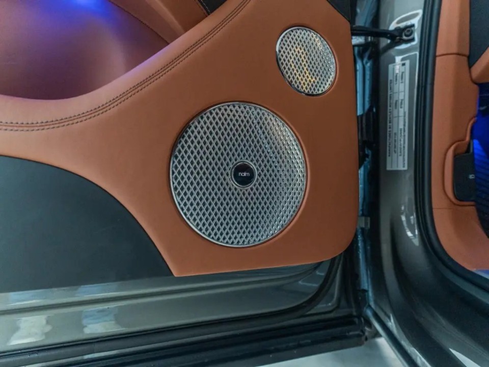 Bentley Bentayga Azure V8 - foto 15