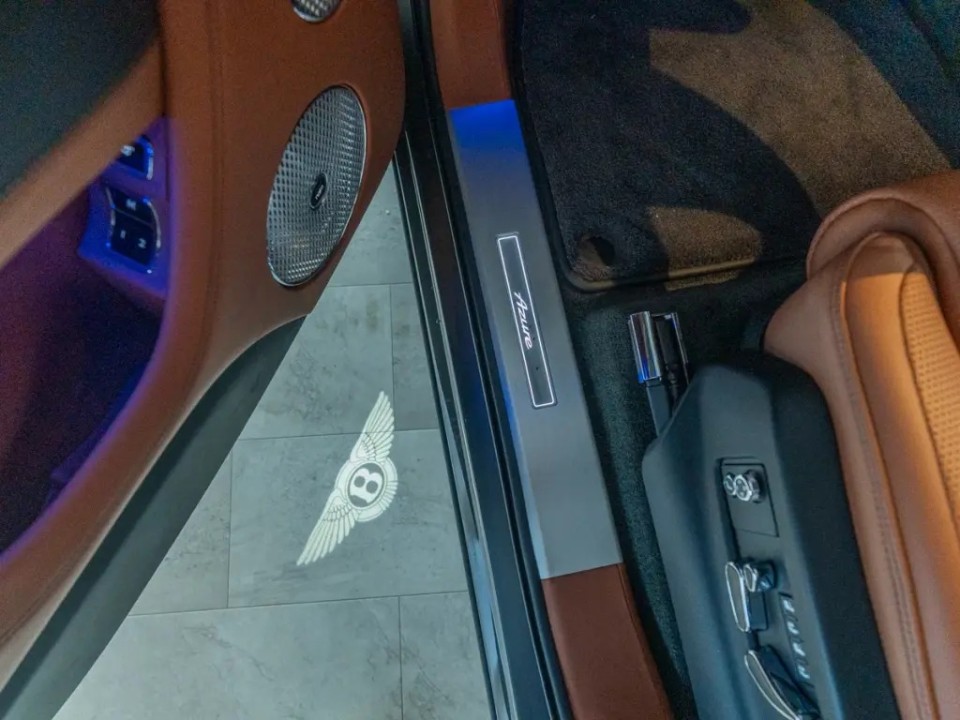 Bentley Bentayga Azure V8 - foto 18