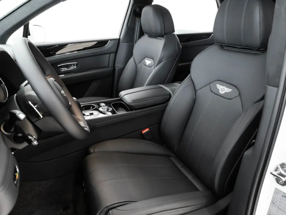 Bentley Bentayga V8 - foto 9