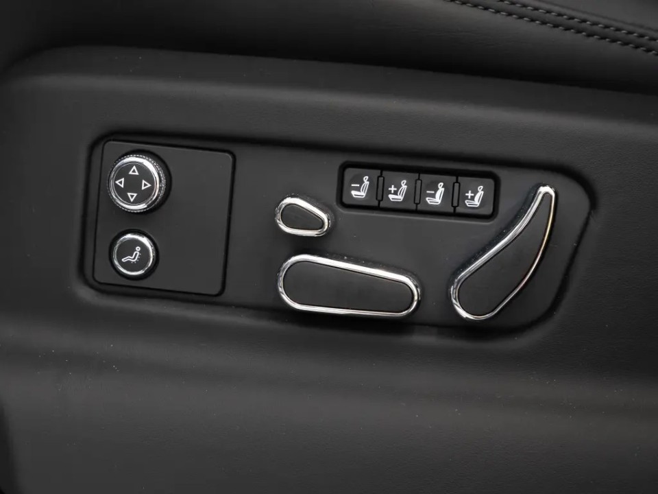 Bentley Bentayga V8 - foto 22