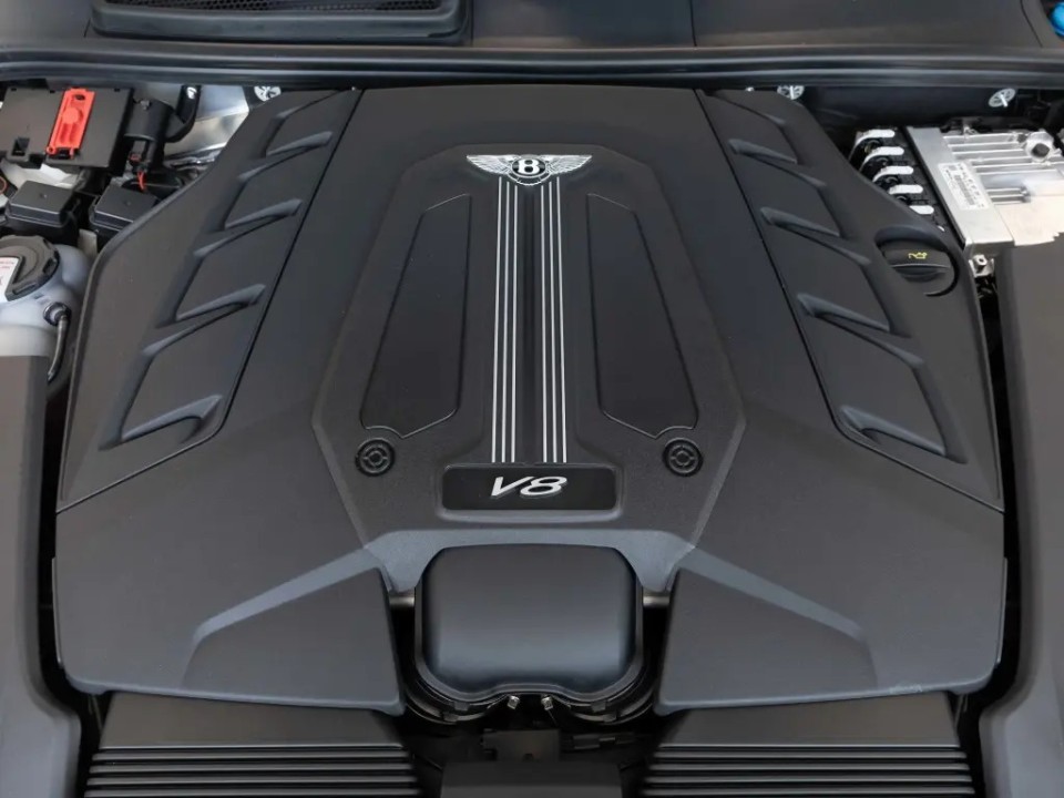 Bentley Bentayga V8 - foto 25