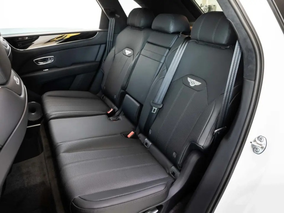 Bentley Bentayga V8 - foto 18