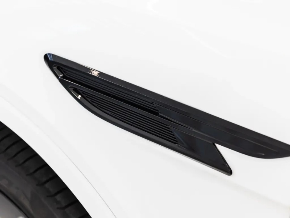 Bentley Bentayga V8 - foto 32