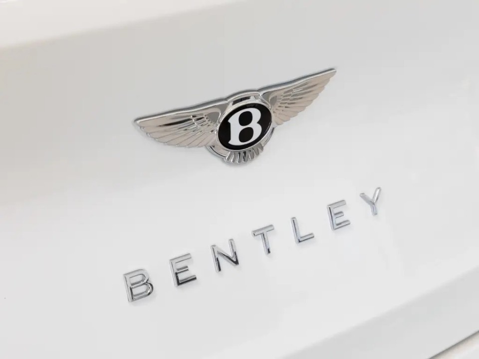 Bentley Bentayga V8 - foto 29