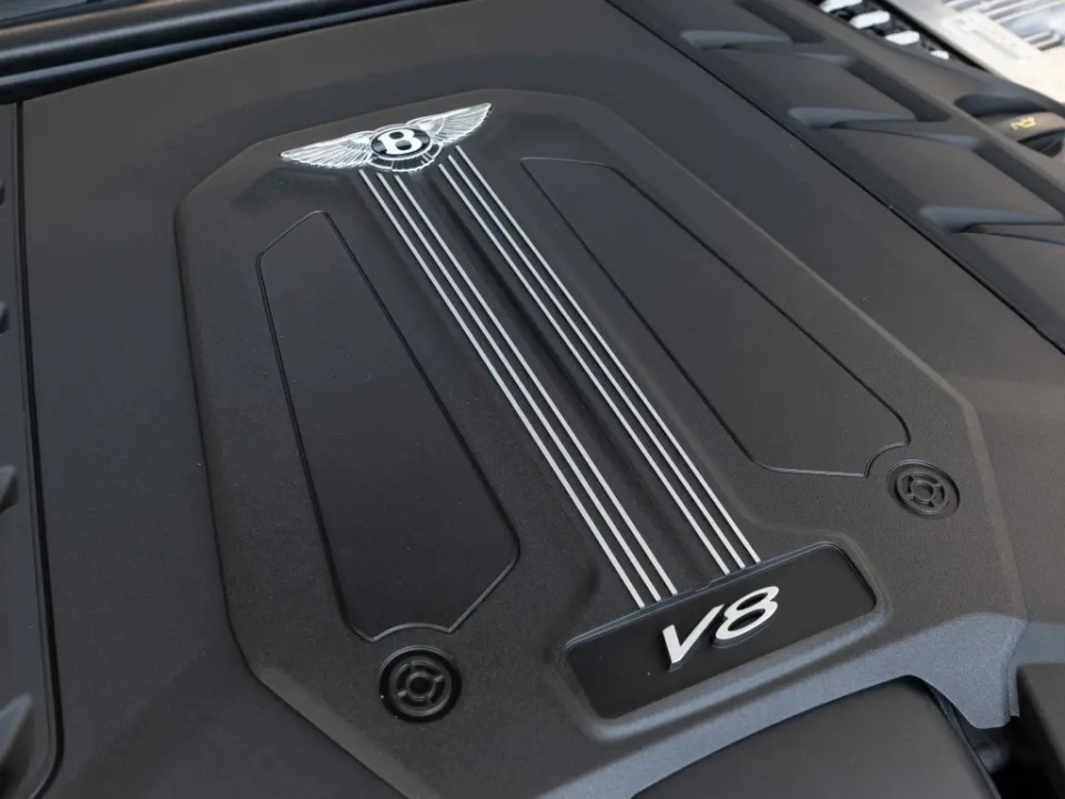 Bentley Bentayga V8 - foto 26