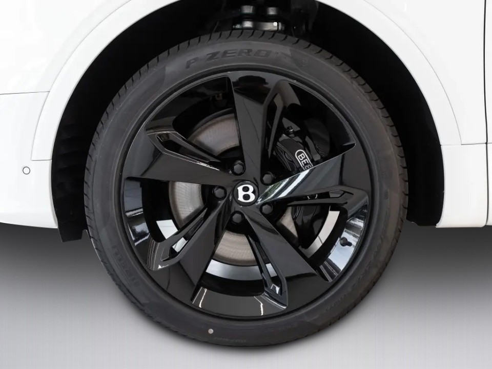 Bentley Bentayga V8 - foto 33