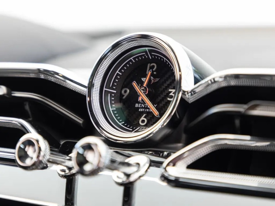 Bentley Bentayga V8 - foto 15