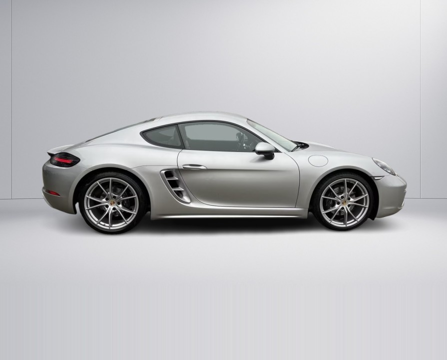 Porsche 718 Cayman (2)