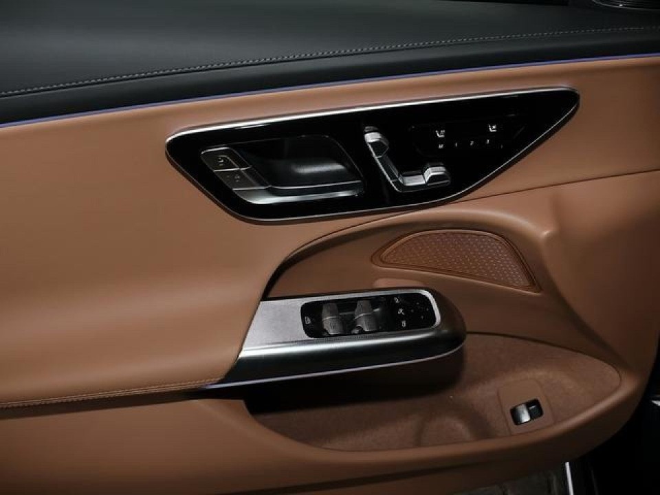 Mercedes-Benz E 220d 4MATIC AMG - foto 15