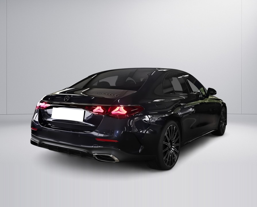 Mercedes-Benz E 220d 4MATIC AMG (2)