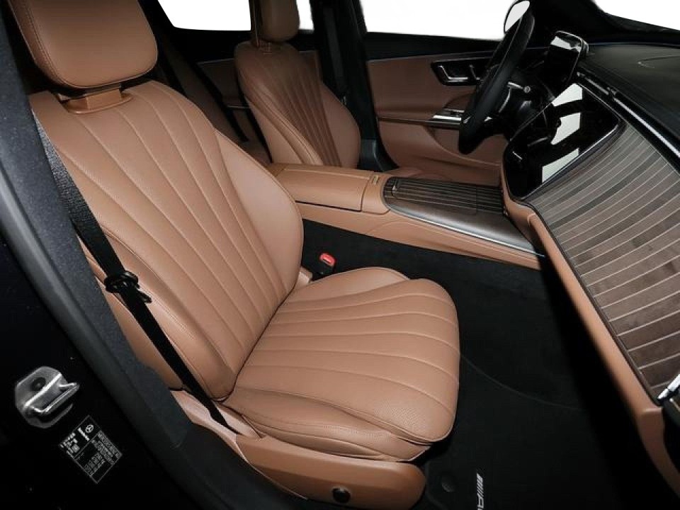 Mercedes-Benz E 220d 4MATIC AMG - foto 9