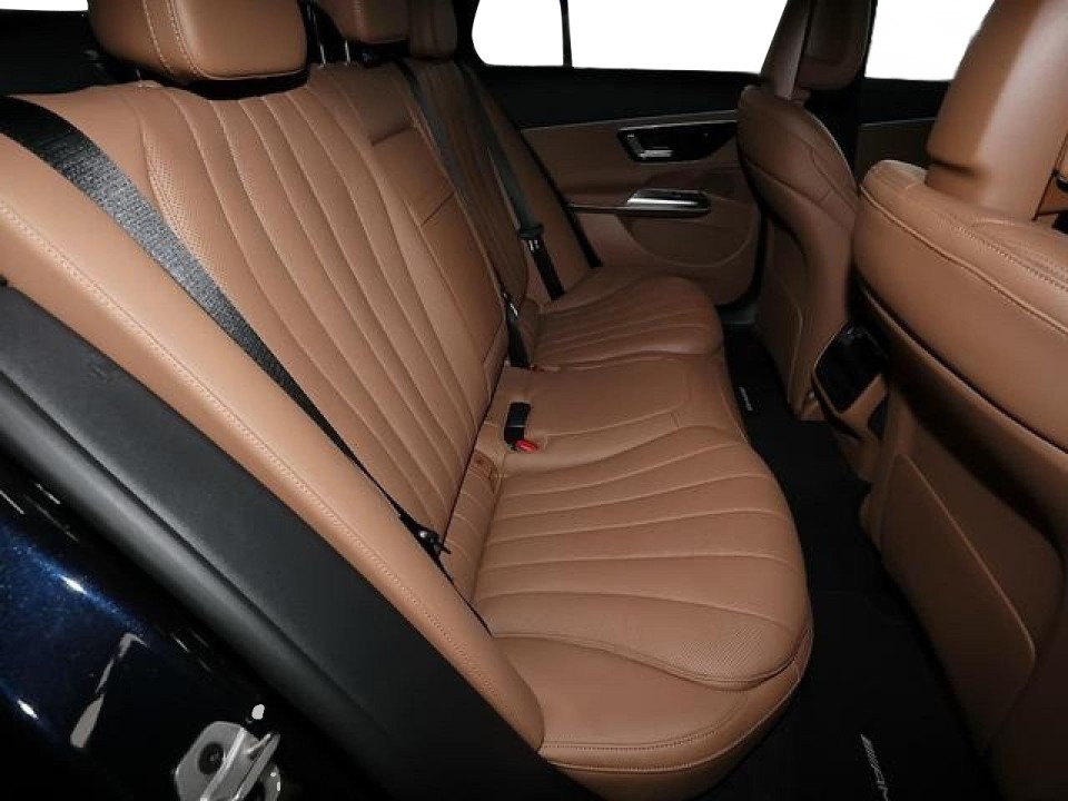 Mercedes-Benz E 220d 4MATIC AMG - foto 14