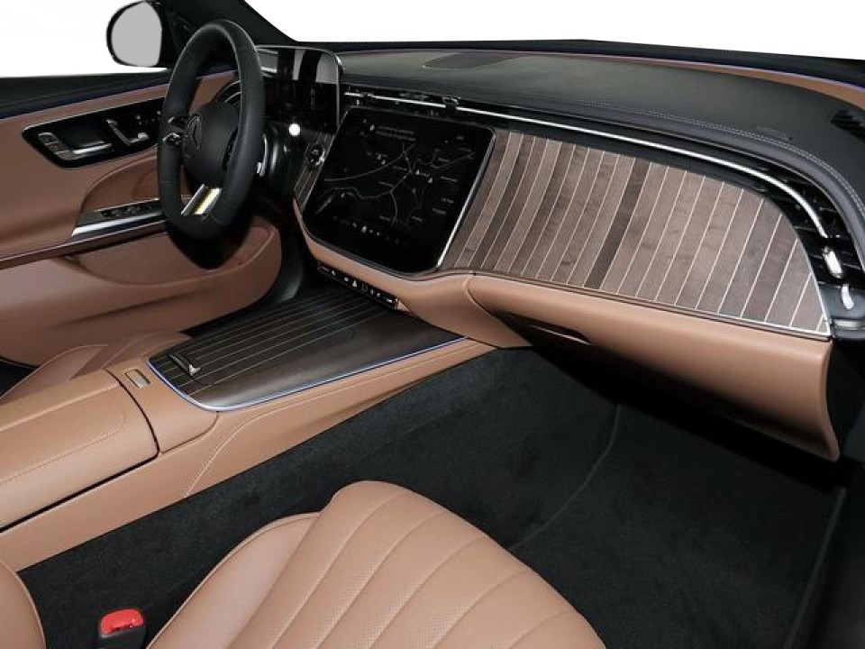 Mercedes-Benz E 220d 4MATIC AMG - foto 8