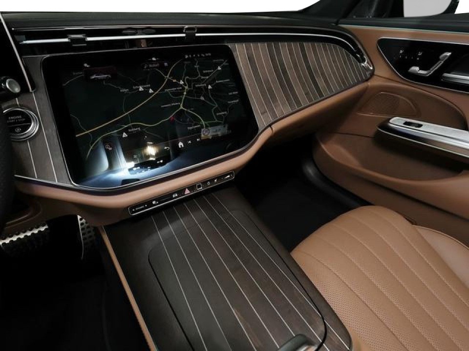 Mercedes-Benz E 220d 4MATIC AMG - foto 12