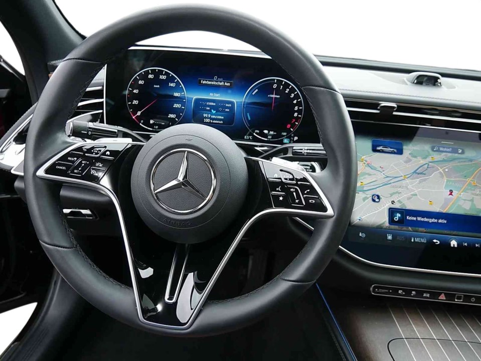 Mercedes-Benz E 300e - foto 9