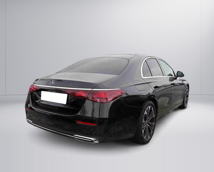 Mercedes-Benz E 300e (3)