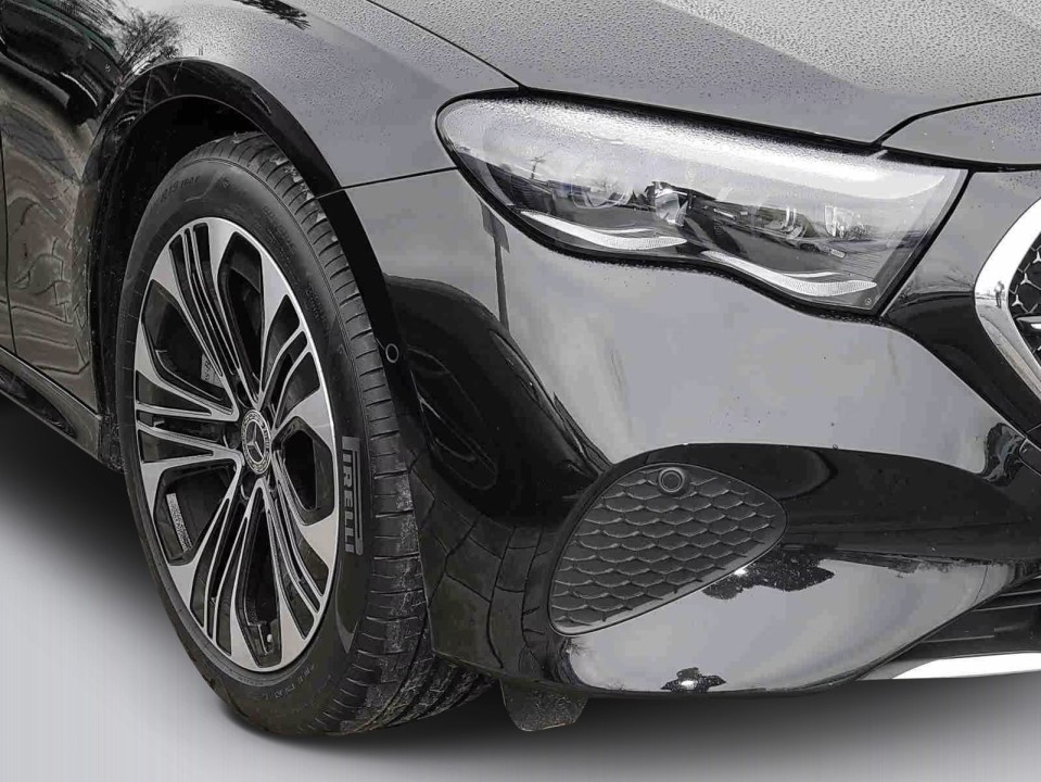 Mercedes-Benz E 300e - foto 11