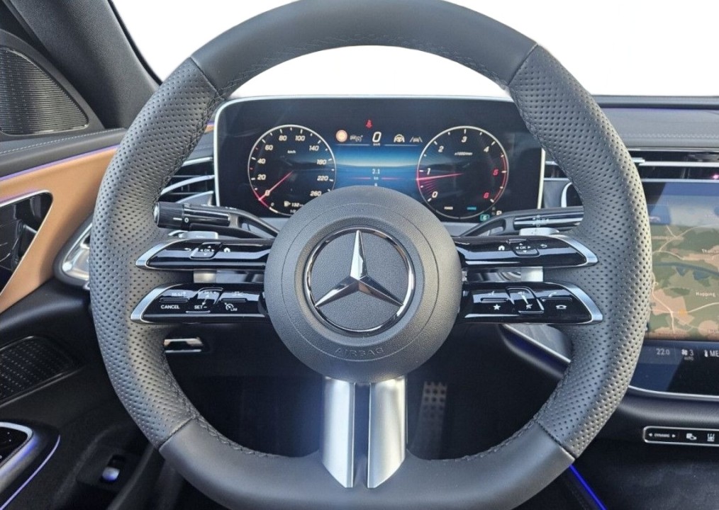 Mercedes-Benz E 220d 4MATIC AMG - foto 10