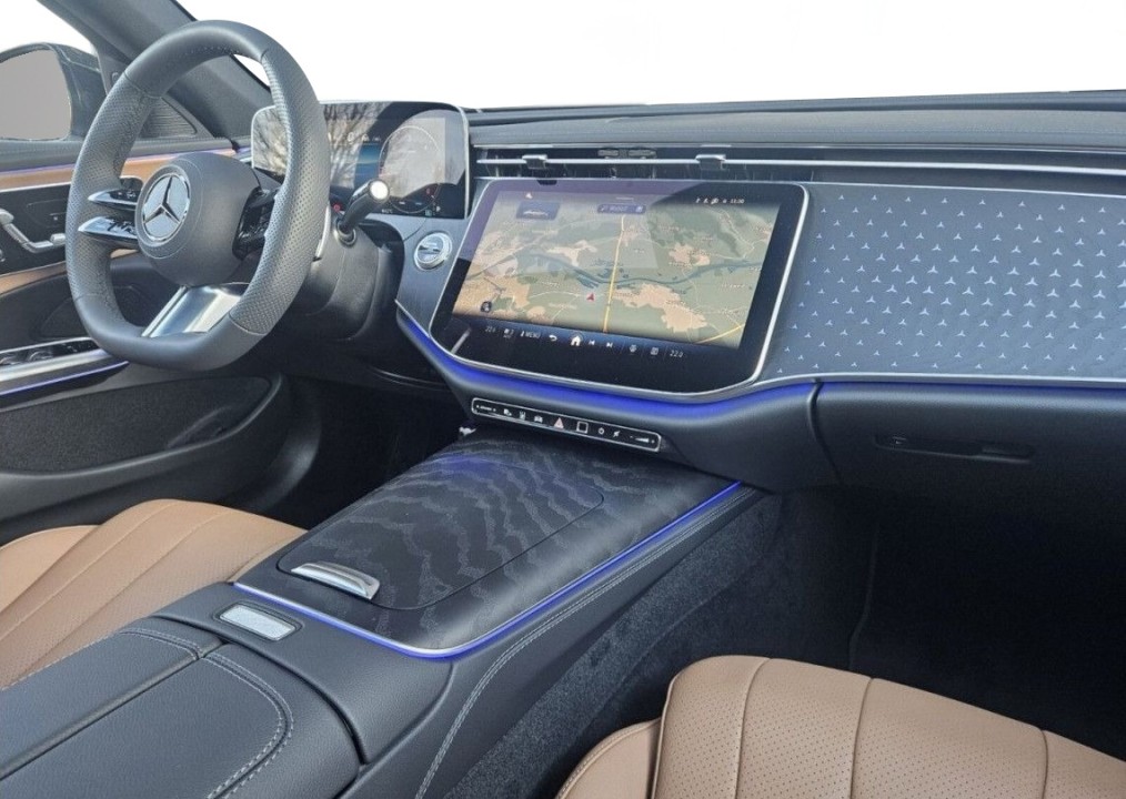Mercedes-Benz E 220d 4MATIC AMG - foto 13