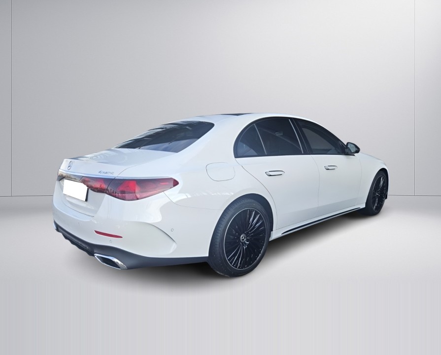 Mercedes-Benz E 220d 4MATIC AMG (2)
