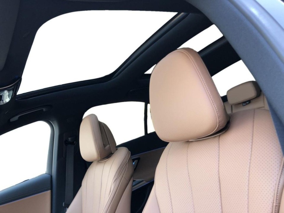 Mercedes-Benz E 200 4MATIC AMG - foto 9