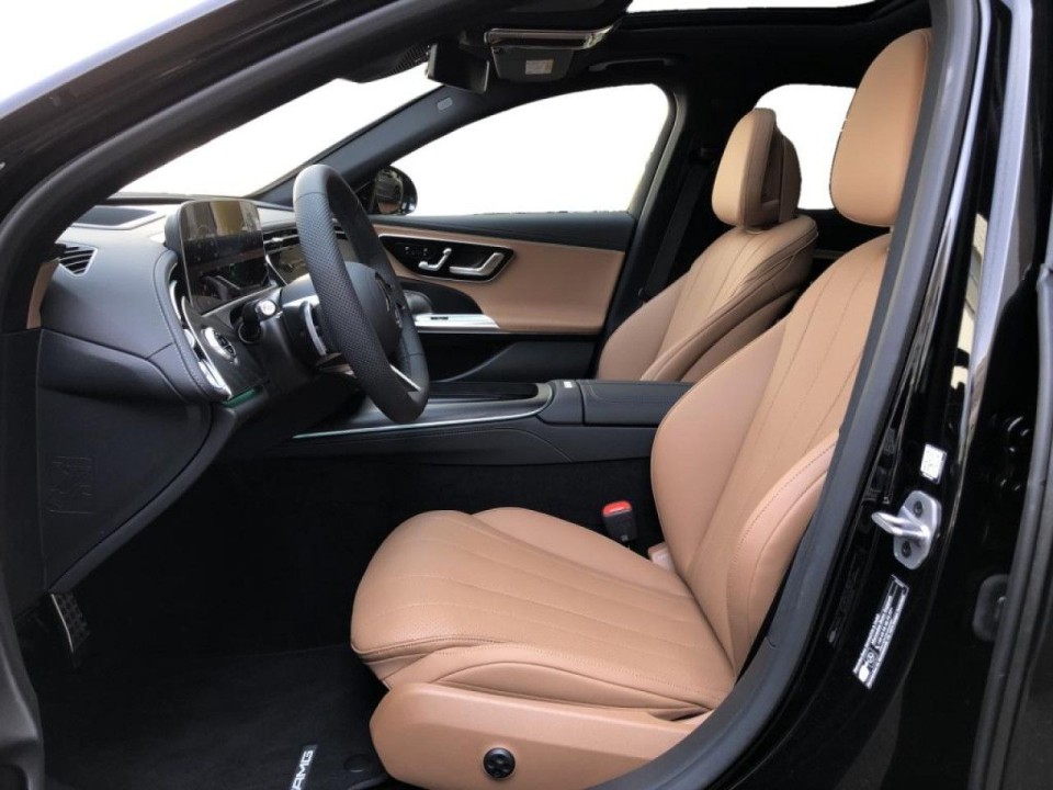 Mercedes-Benz E 200 4MATIC AMG (3)