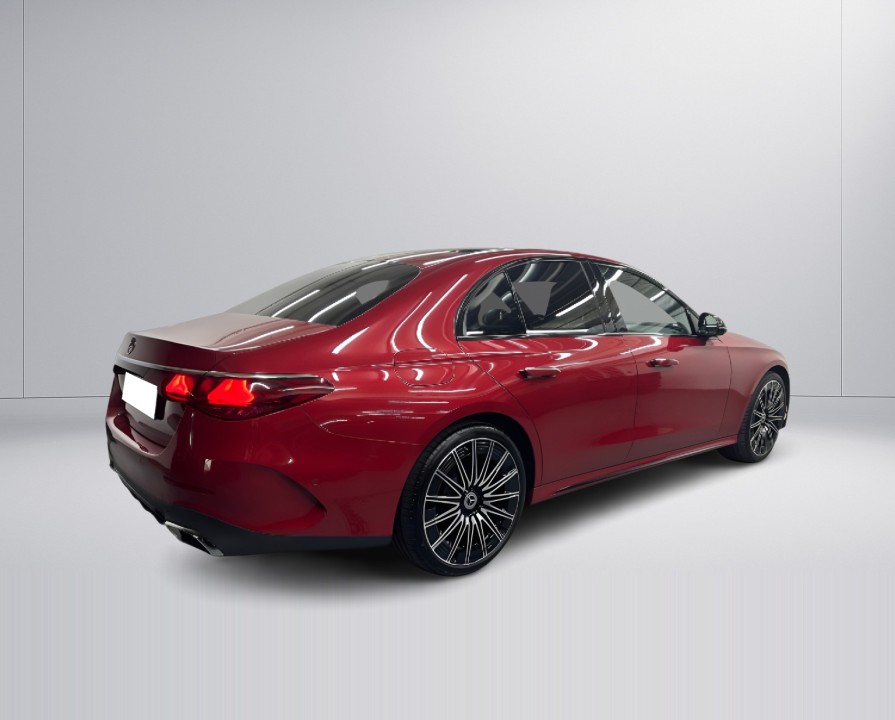 Mercedes-Benz E 200 4MATIC (3)